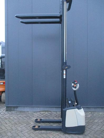 Refurbished 2005 Crown WF 3000-1.0 TL