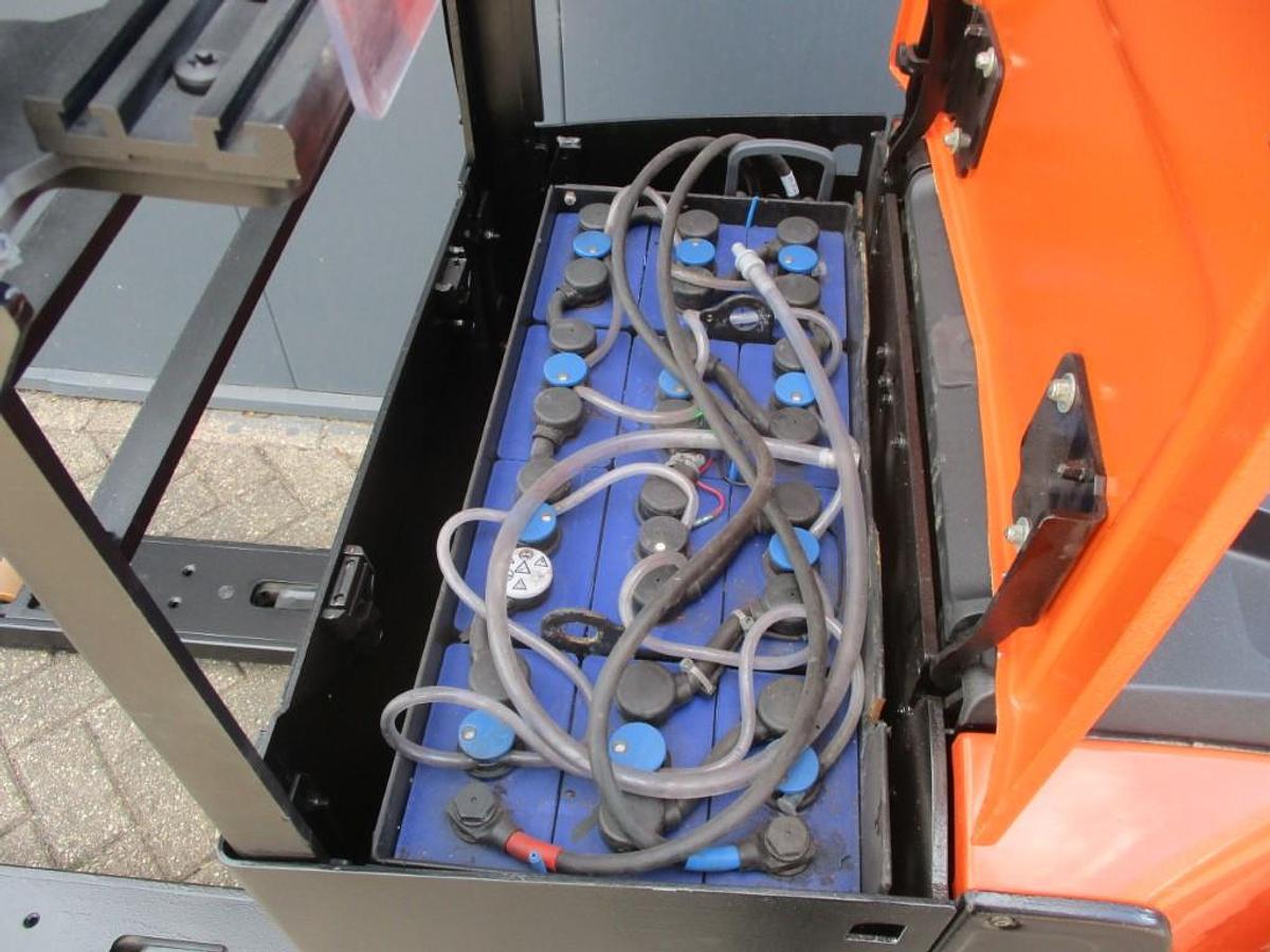 Refurbished 2016 TOYOTA BT LPE200 - 2484