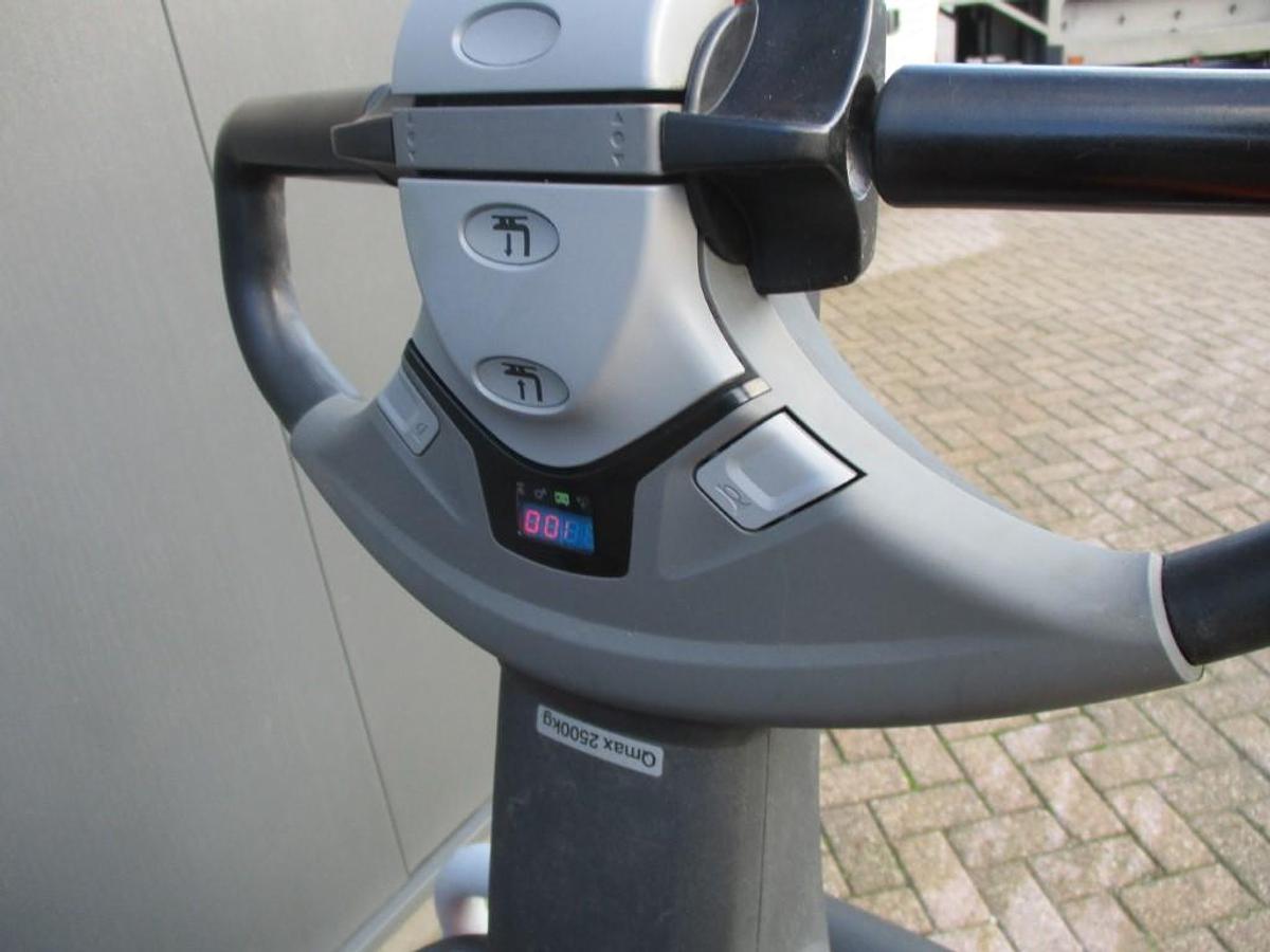 Refurbished 2018 TOYOTA LPE250 - 2464