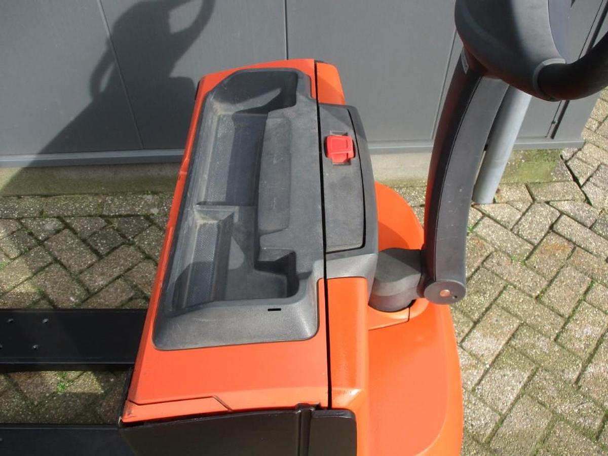 Refurbished 2019 TOYOTA LWE180 - 924