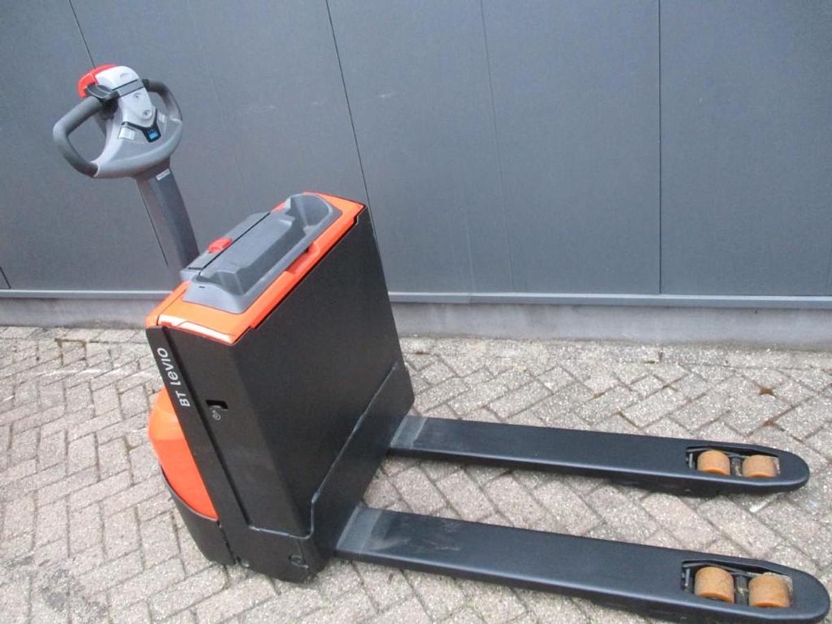 Refurbished 2022 TOYOTA LWE160 - 000