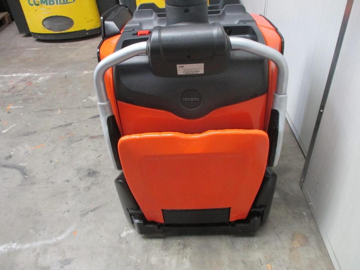Refurbished 2021 TOYOTA LPE200 - 2147