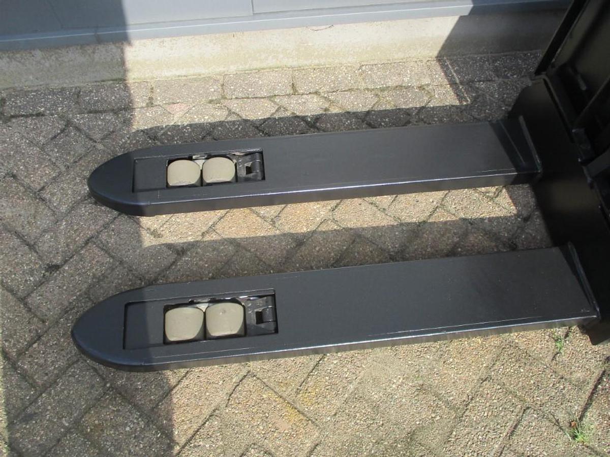 Refurbished 2015 TOYOTA BT SWE 080L - 1088