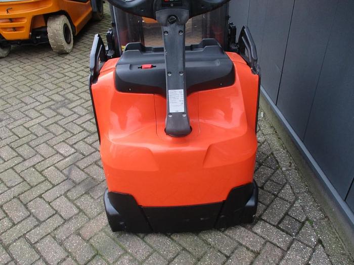 Refurbished 2017 TOYOTA SWE 160L - 815