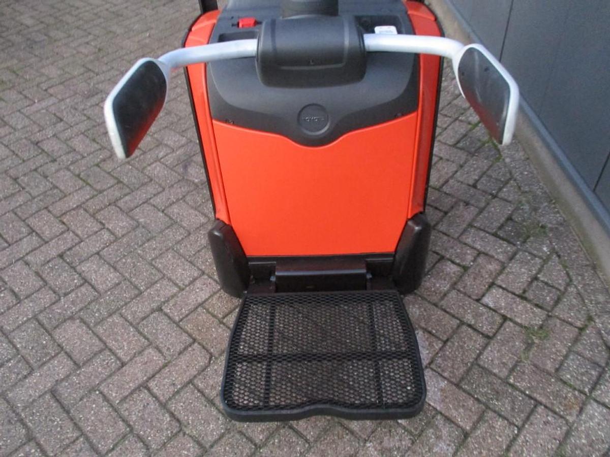 Refurbished 2018 TOYOTA LPE200 - 1433