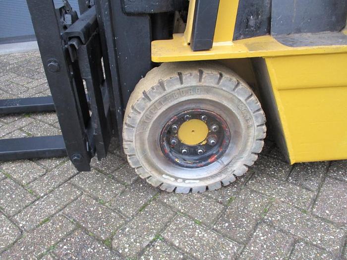 Refurbished 2000 Caterpillar F30