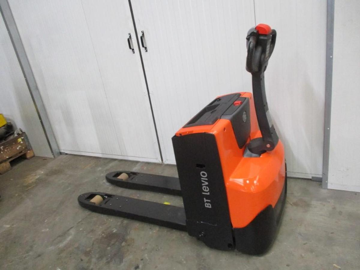 Refurbished 2017 TOYOTA LWE 200 - 994