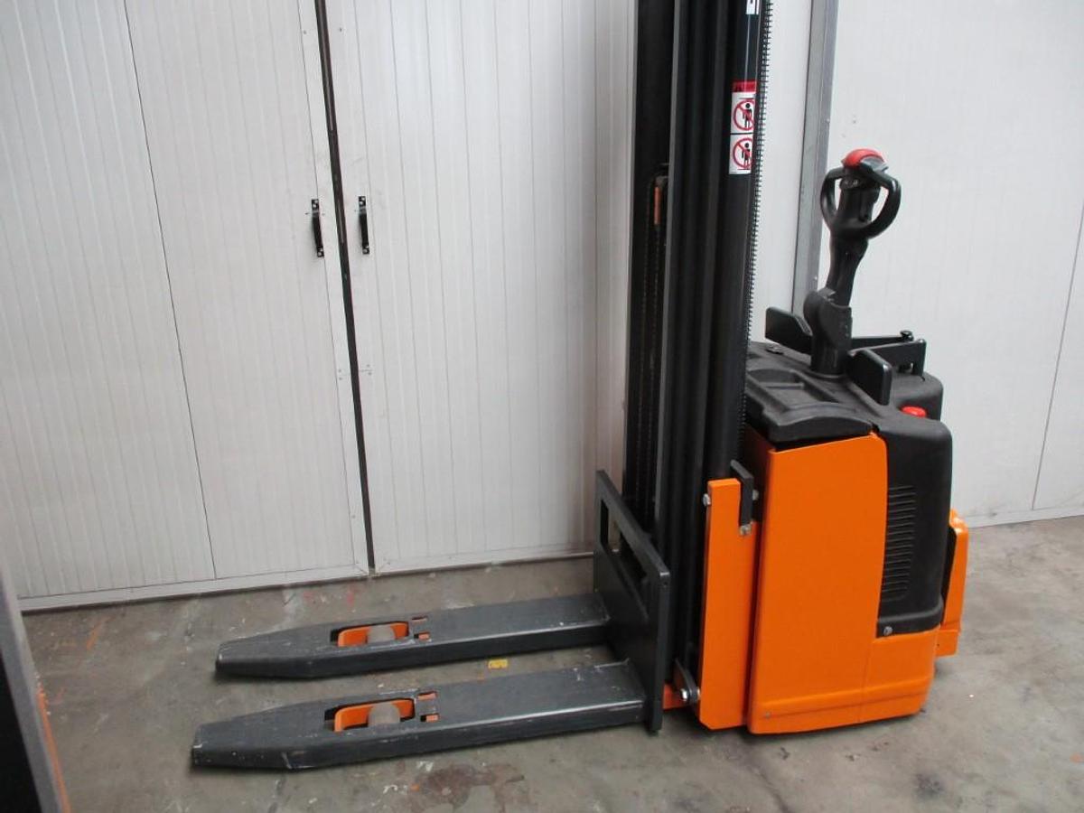 Used 2014 STILL EGVS14 triplex - 1545