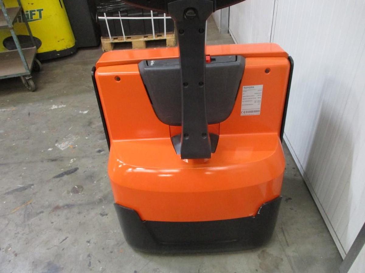 Refurbished 2018 TOYOTA LWE160 - 554