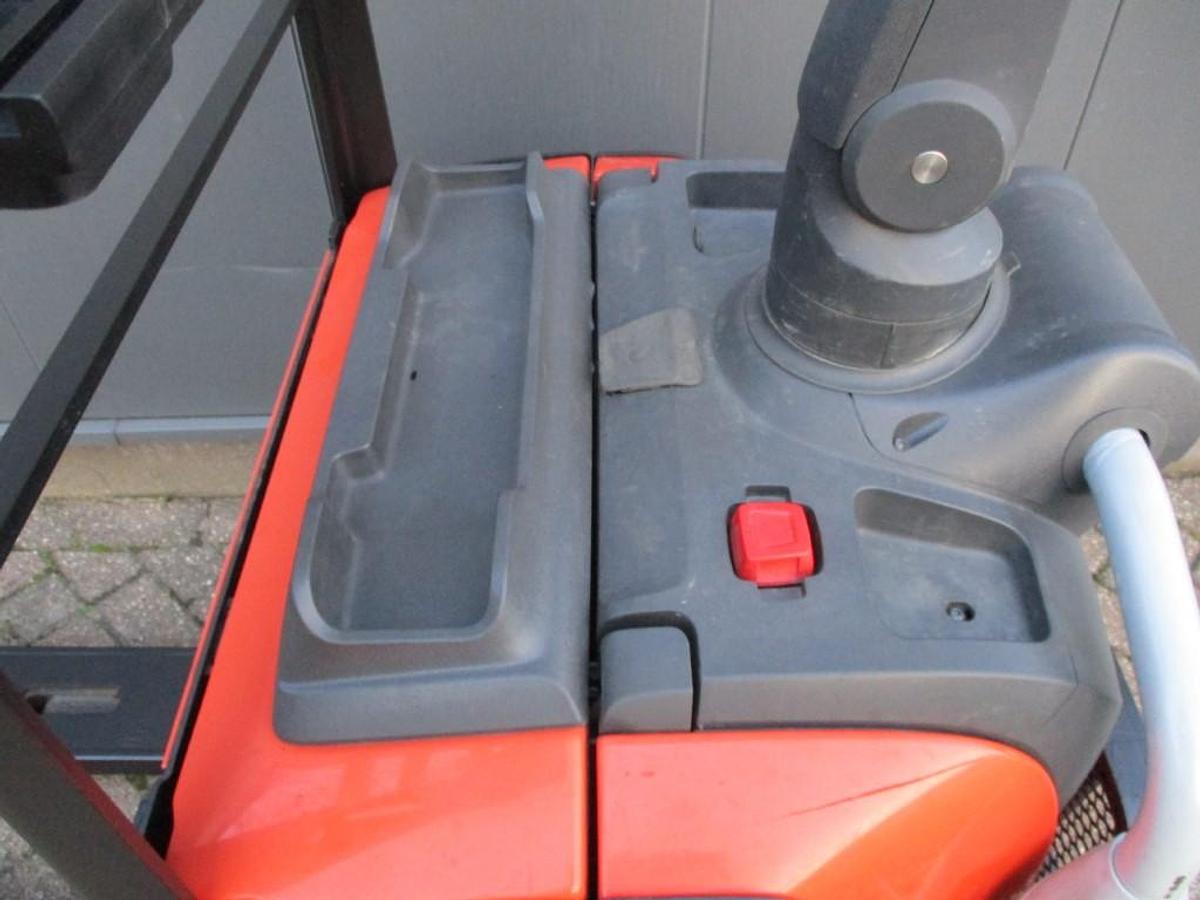 Refurbished 2017 TOYOTA LPE200 - 2095