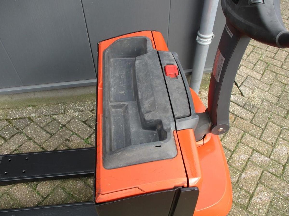 Refurbished 2019 TOYOTA LWE180 - 994