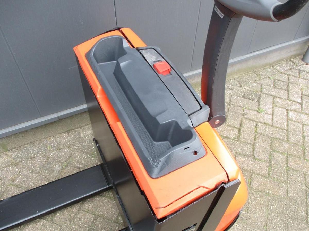 Refurbished 2022 TOYOTA LWE160 - 733