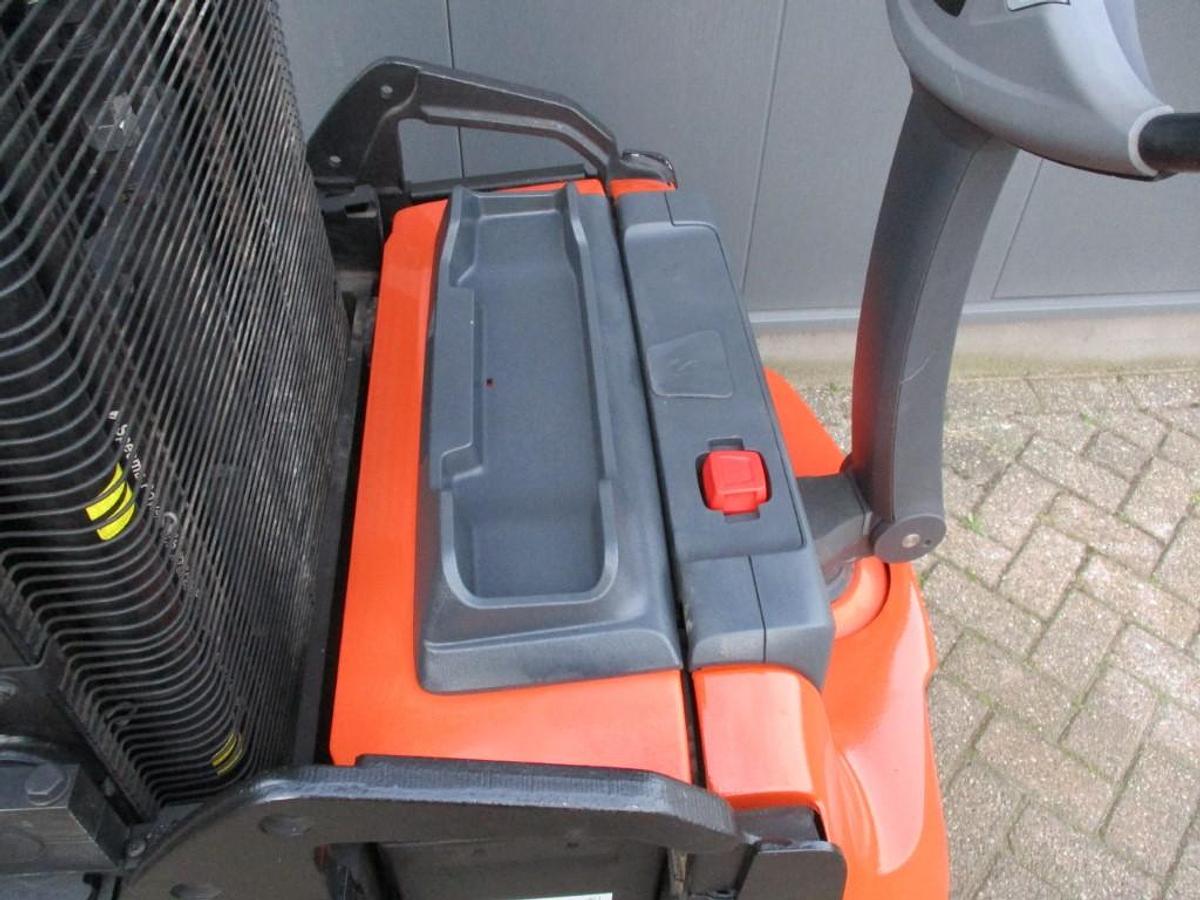 Refurbished 2018 TOYOTA SWE160L triplex - 1555