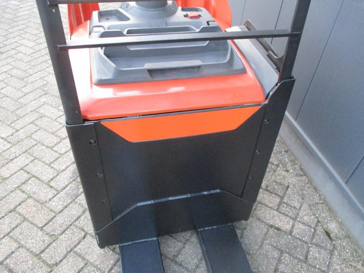 Refurbished 2018 TOYOTA LPE200 - 1778