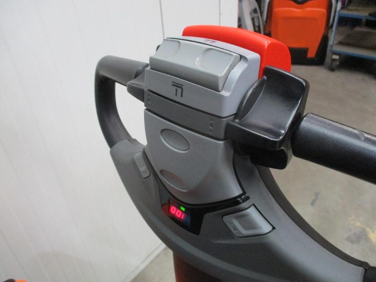 Refurbished 2021 TOYOTA SWE140 triplex - 1560