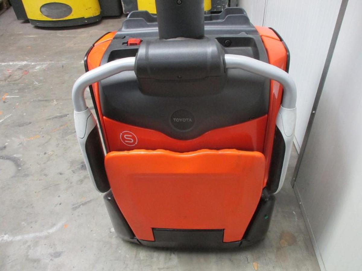 Refurbished 2016 TOYOTA BT LPE200 - 2247