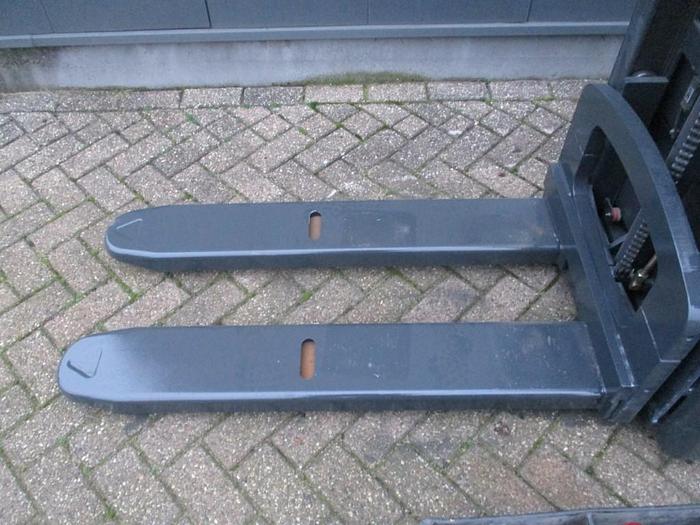 Refurbished 2005 Crown WF 3000-1.0 TL