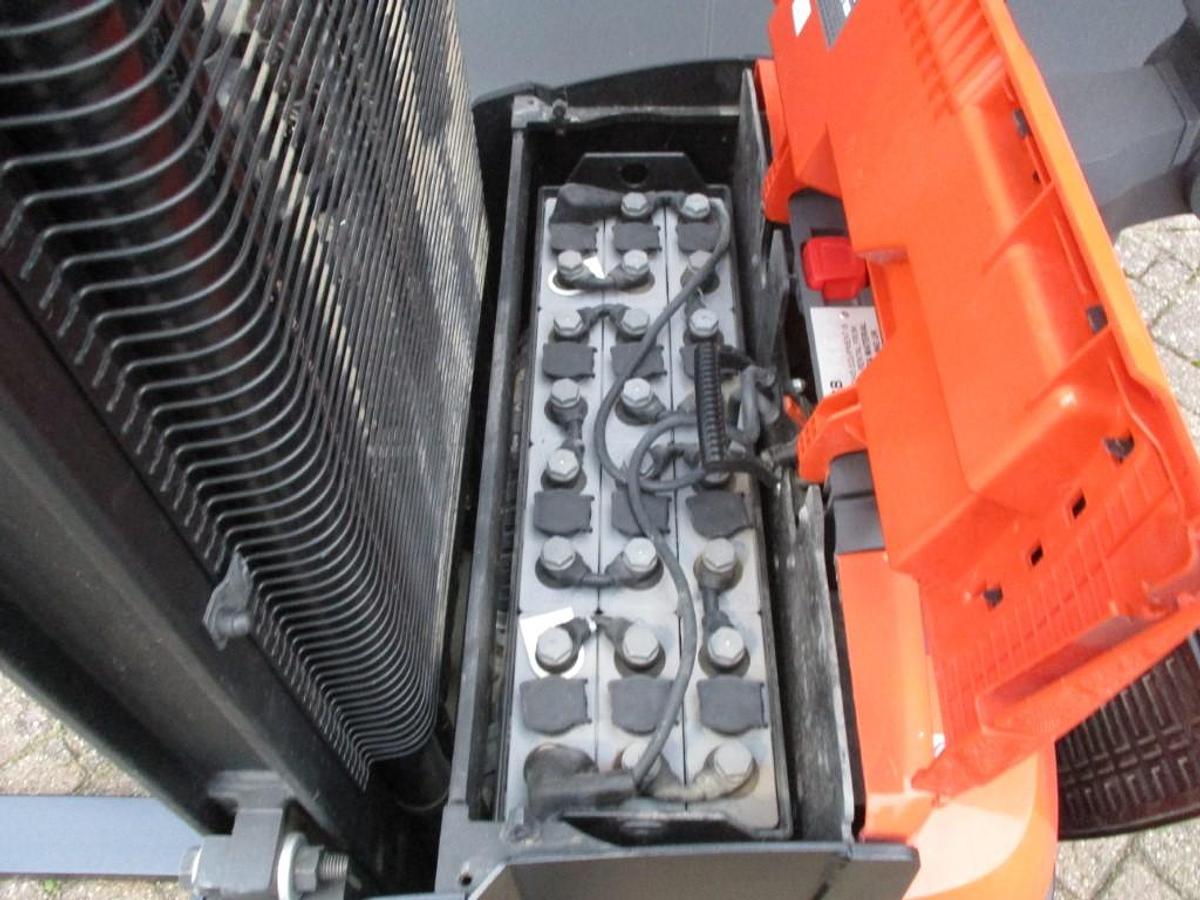 Refurbished 2018 TOYOTA SWE120S triplex - 176
