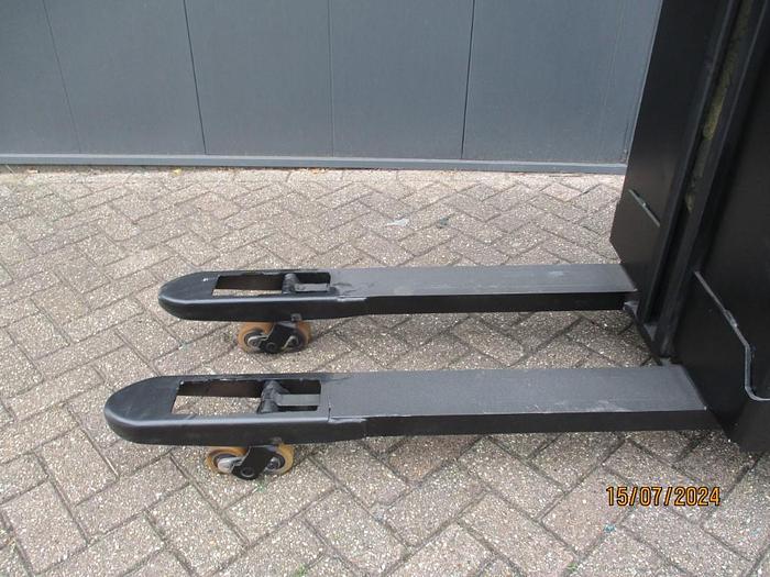 Refurbished 2018 TOYOTA SWE 080L