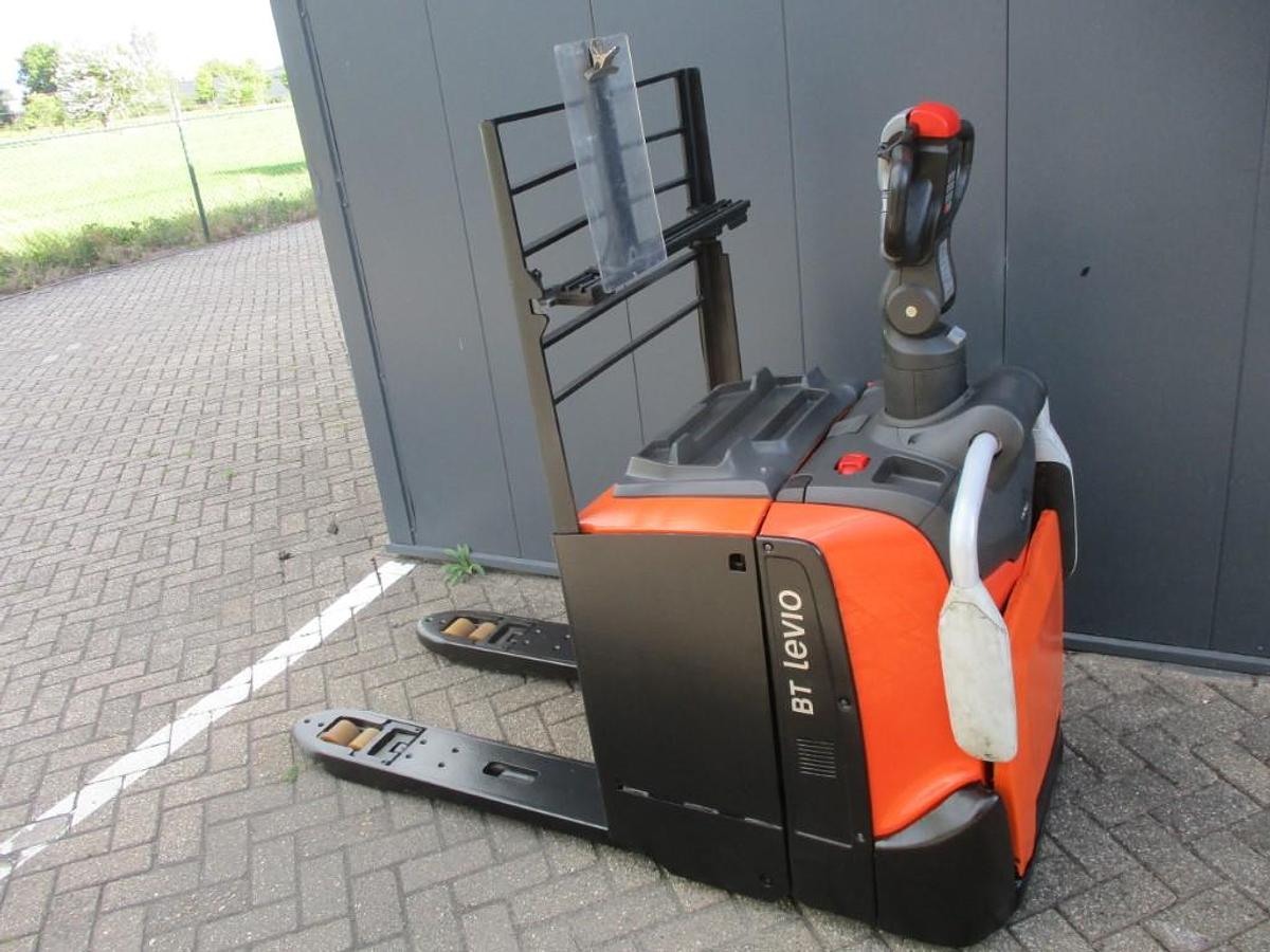 Refurbished 2016 TOYOTA BT LPE200 - 2484