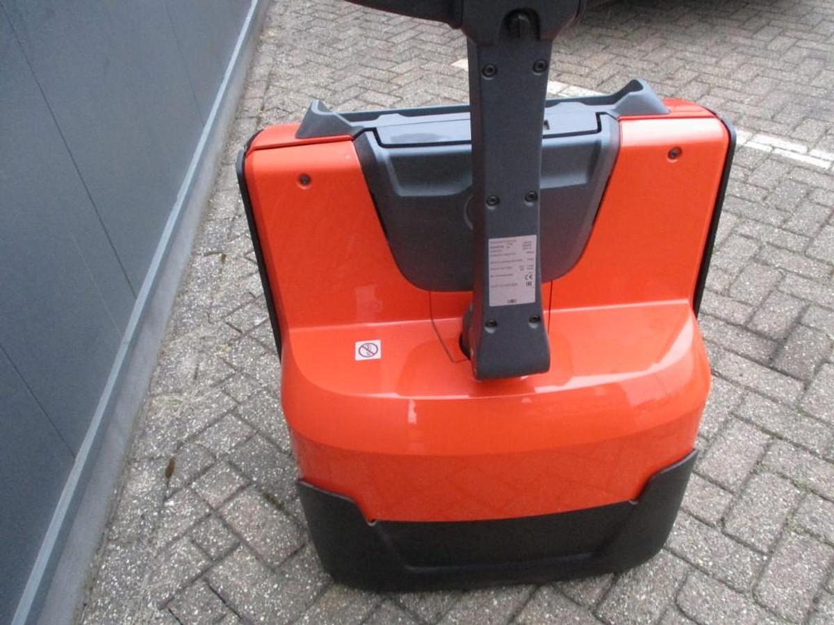 Refurbished 2022 TOYOTA LWE160 - 000
