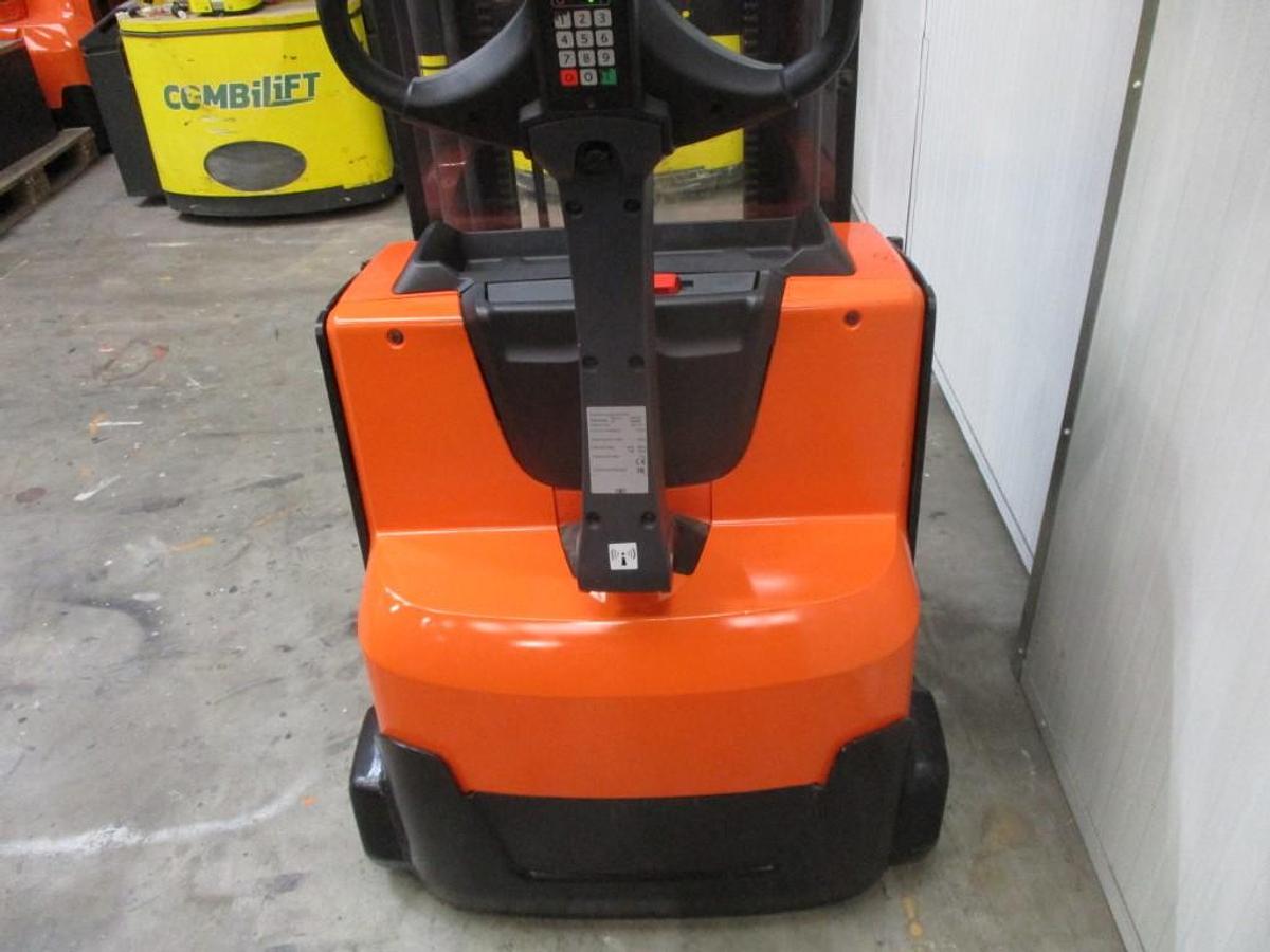 Refurbished 2021 TOYOTA SWE140 triplex - 1560