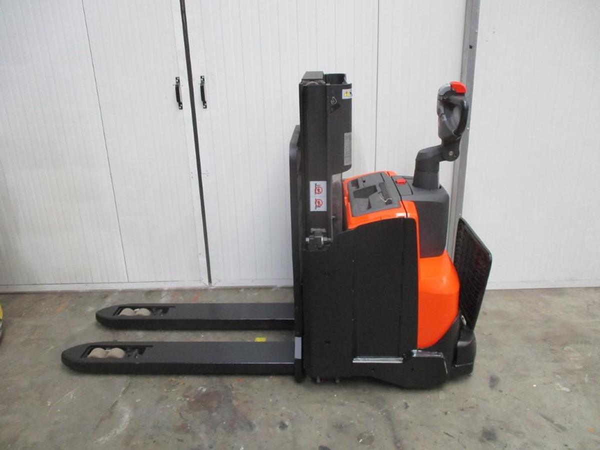 Refurbished 2015 TOYOTA BT SWE200D - 1221