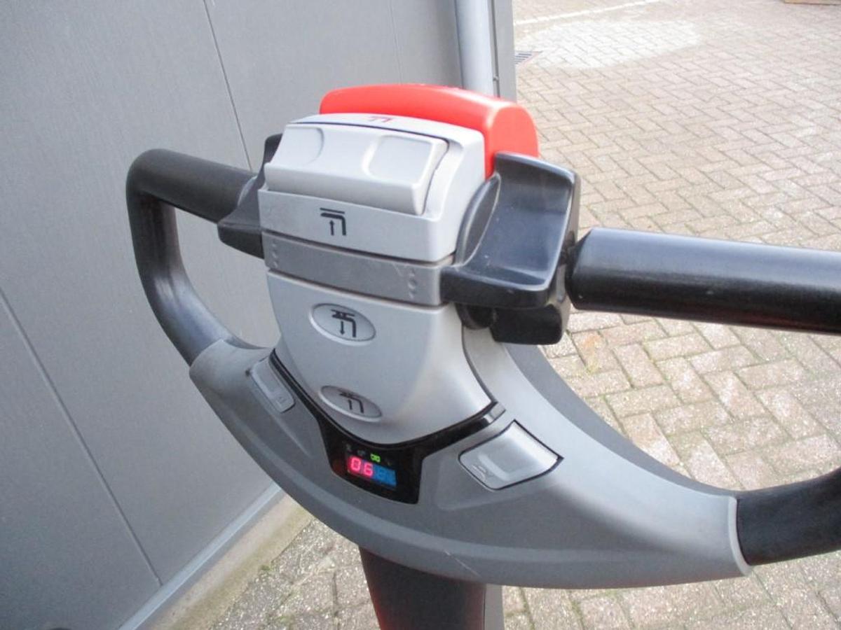 Refurbished 2018 TOYOTA SWE160L triplex - 1555