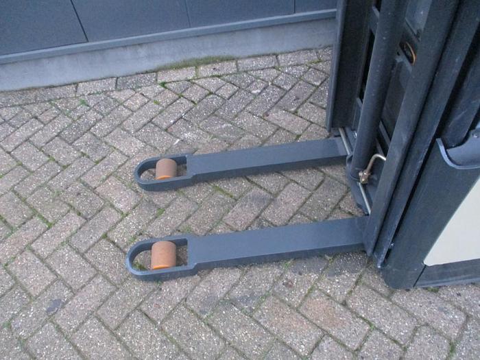 Refurbished 2005 Crown WF 3000-1.0 TL