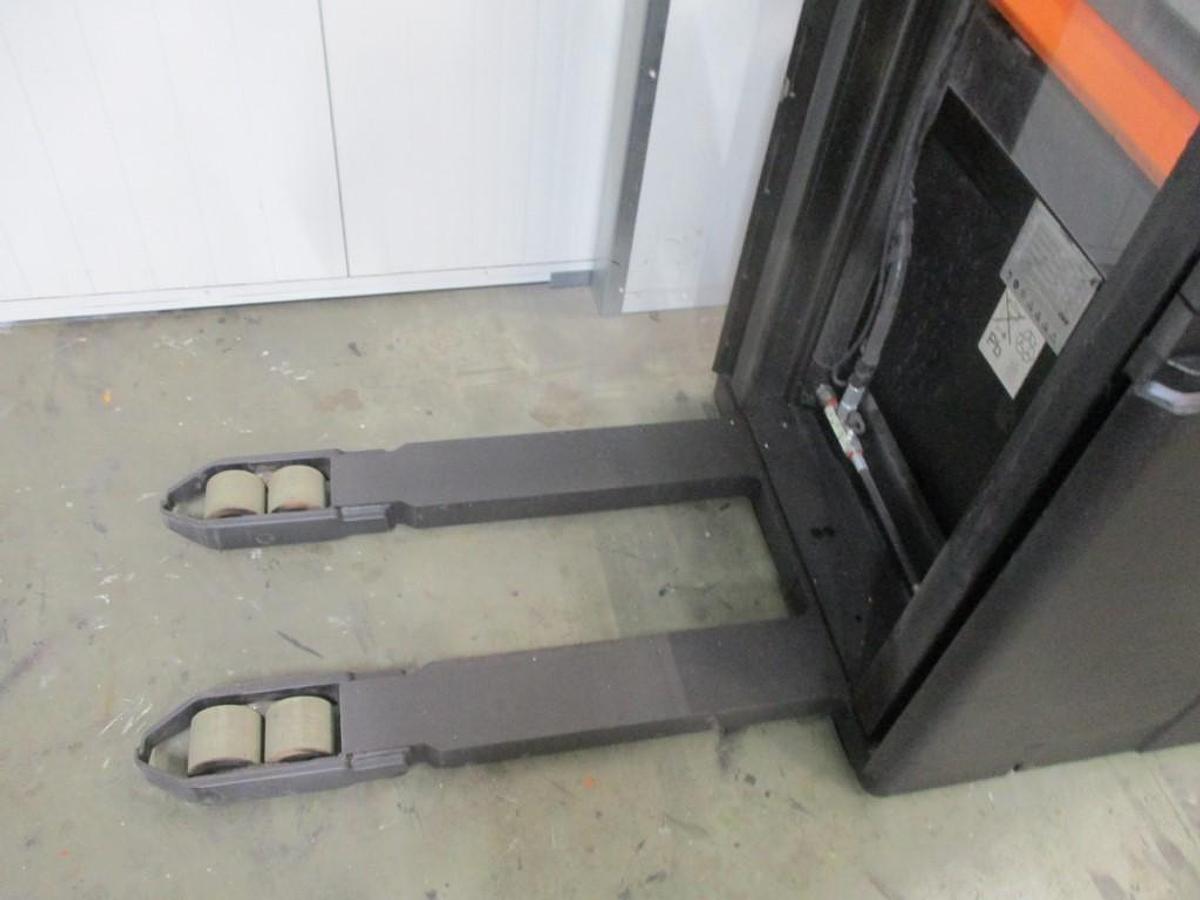 Refurbished 2021 TOYOTA SPE120 - 52