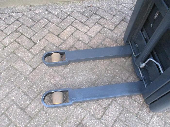 Refurbished 2005 Crown WF 3000-1.0 TL - 1878