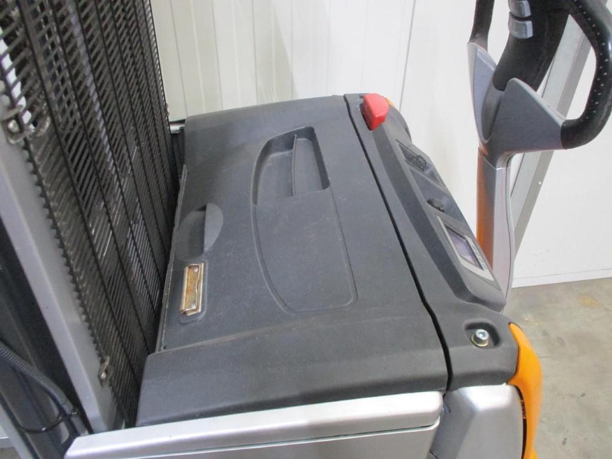 Refurbished 2020 STILL EXV14 triplex - 2438