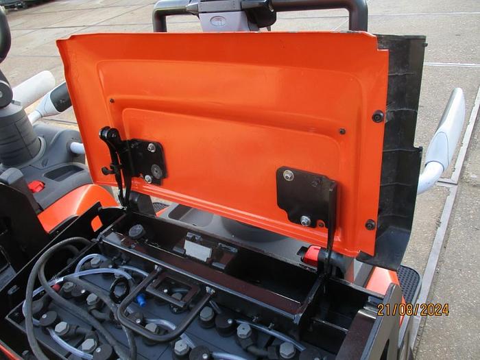 Refurbished 2018 TOYOTA LPE 200