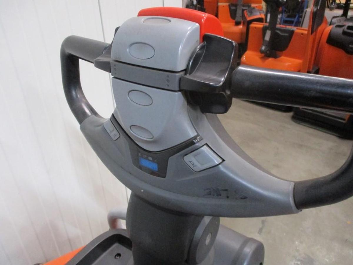 Refurbished 2016 TOYOTA BT LPE200 - 2484