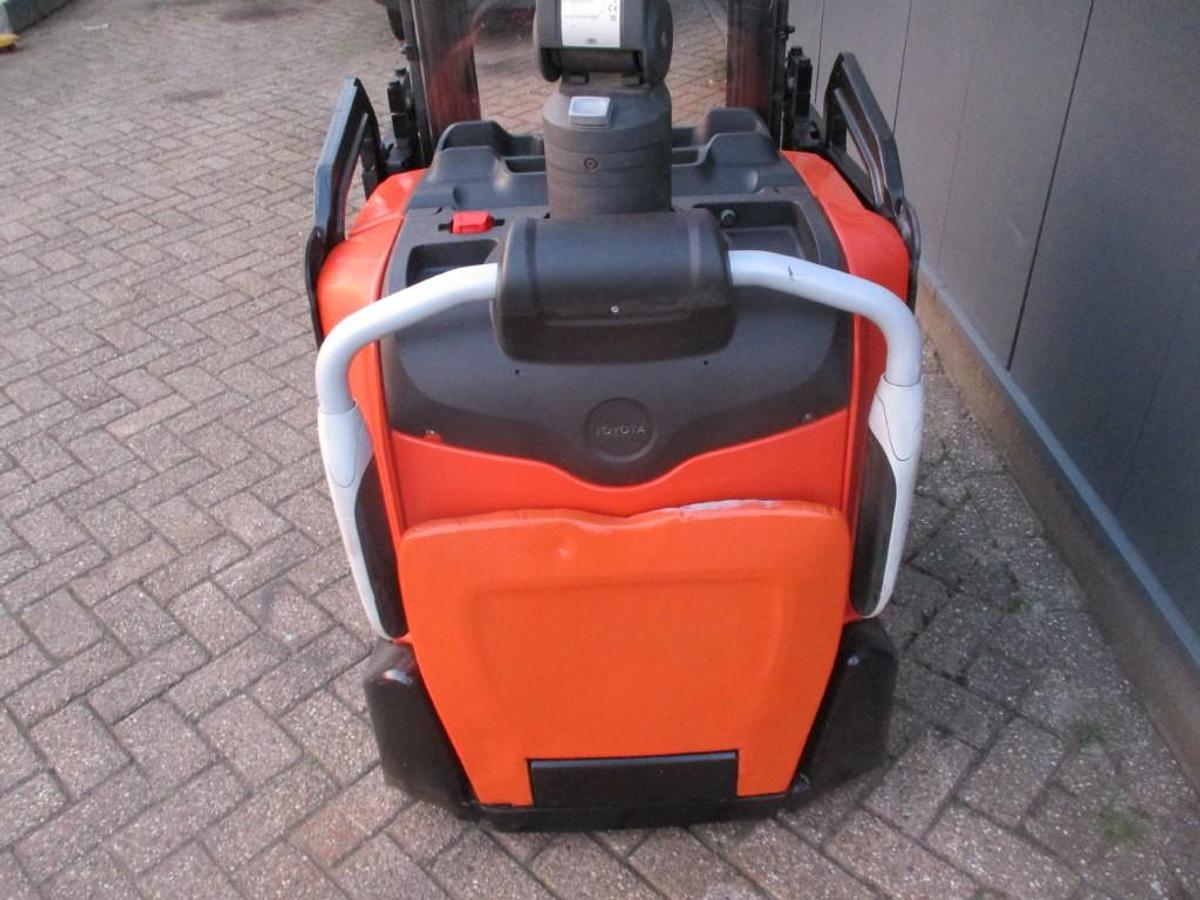 Refurbished 2018 TOYOTA SPE200D - 2401