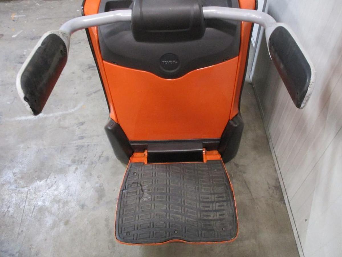 Refurbished 2016 TOYOTA BT LPE200 - 2484