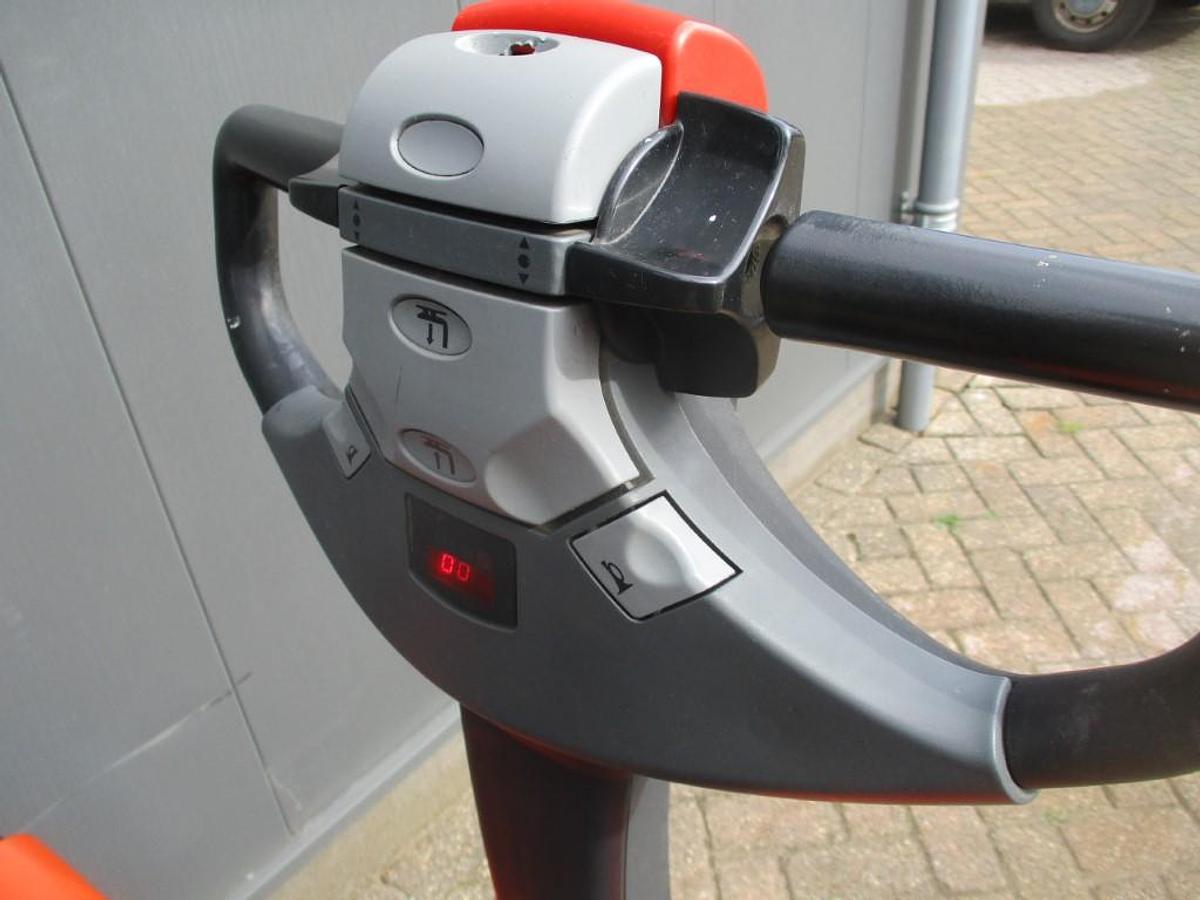 Refurbished 2015 BT SWE 200D - 1820