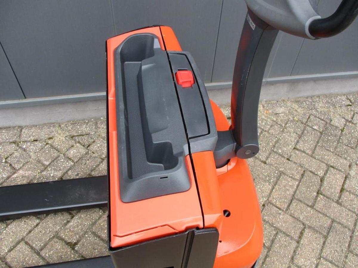 Refurbished 2016 TOYOTA LWE160 - 777