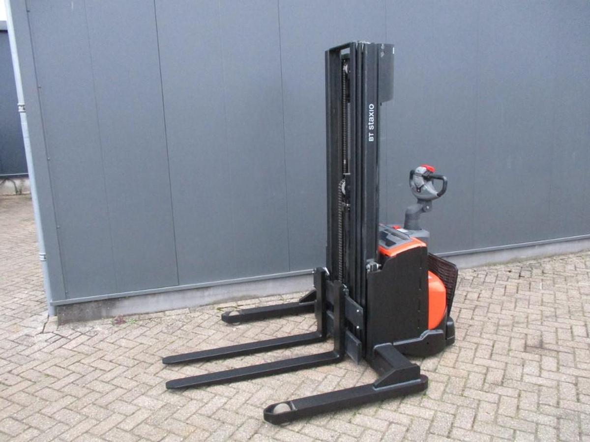 Refurbished 2018 TOYOTA SWE120S triplex - 176