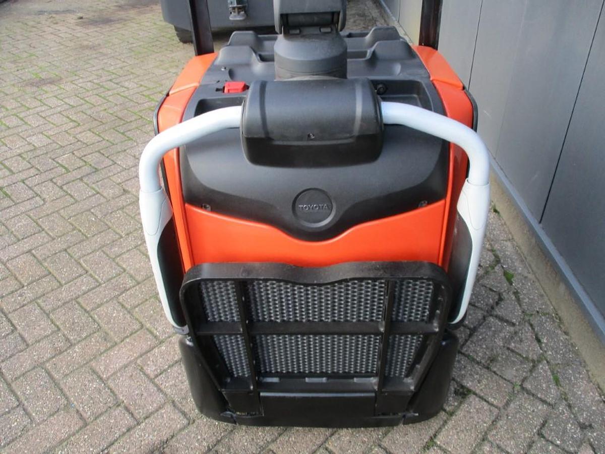 Refurbished 2018 TOYOTA LPE250 - 2464