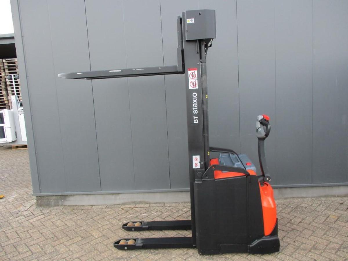Refurbished 2018 TOYOTA SWE160 triplex - 2080