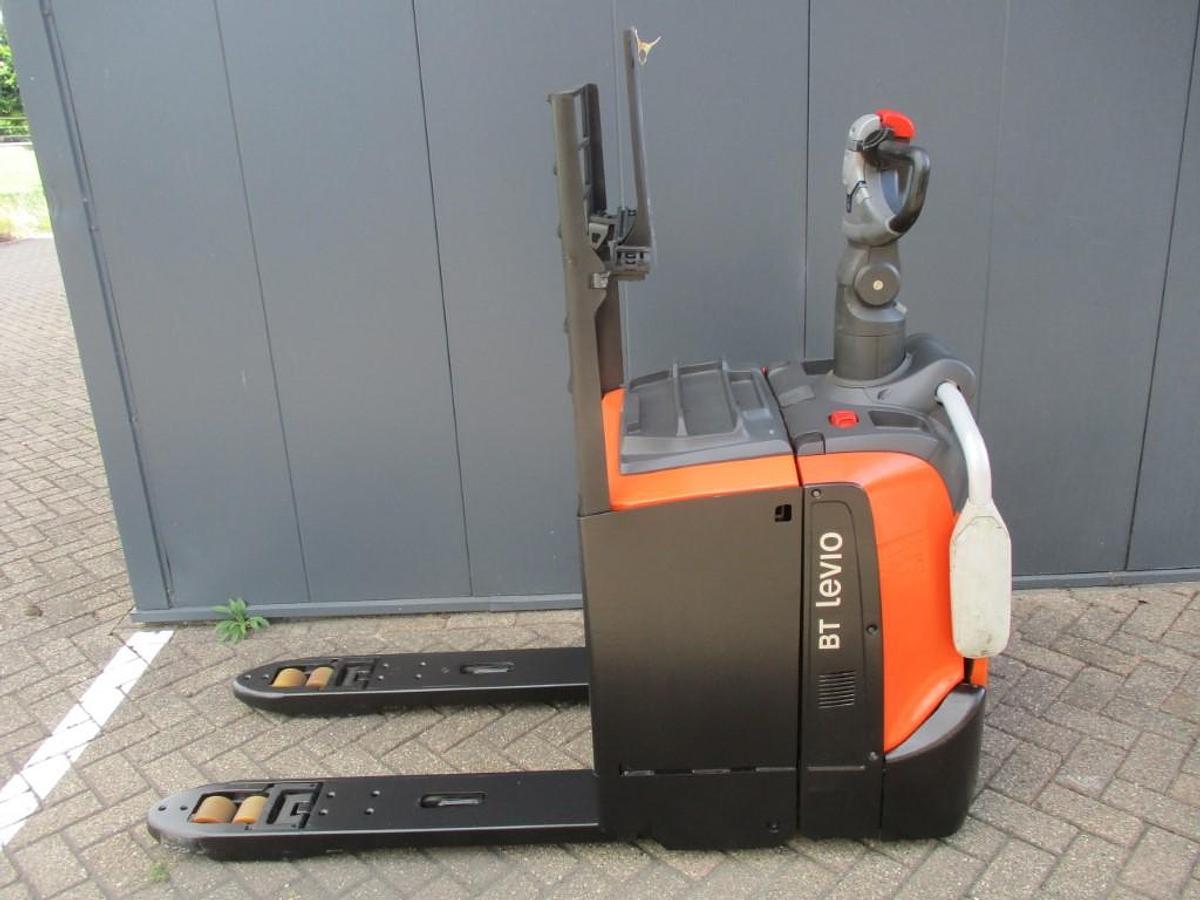 Refurbished 2016 TOYOTA BT LPE200 - 2484