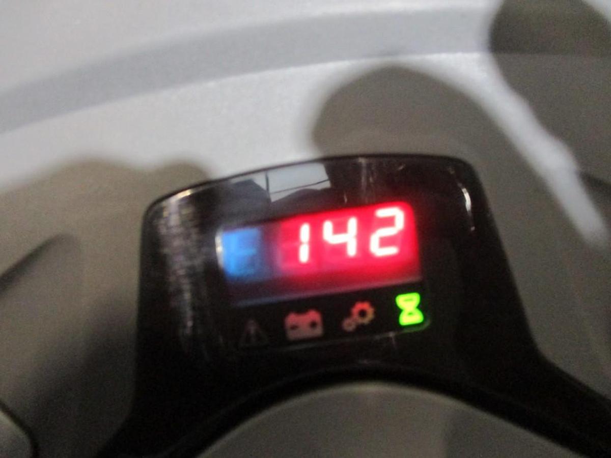 Refurbished 2018 TOYOTA SWE120XR triplex - 142