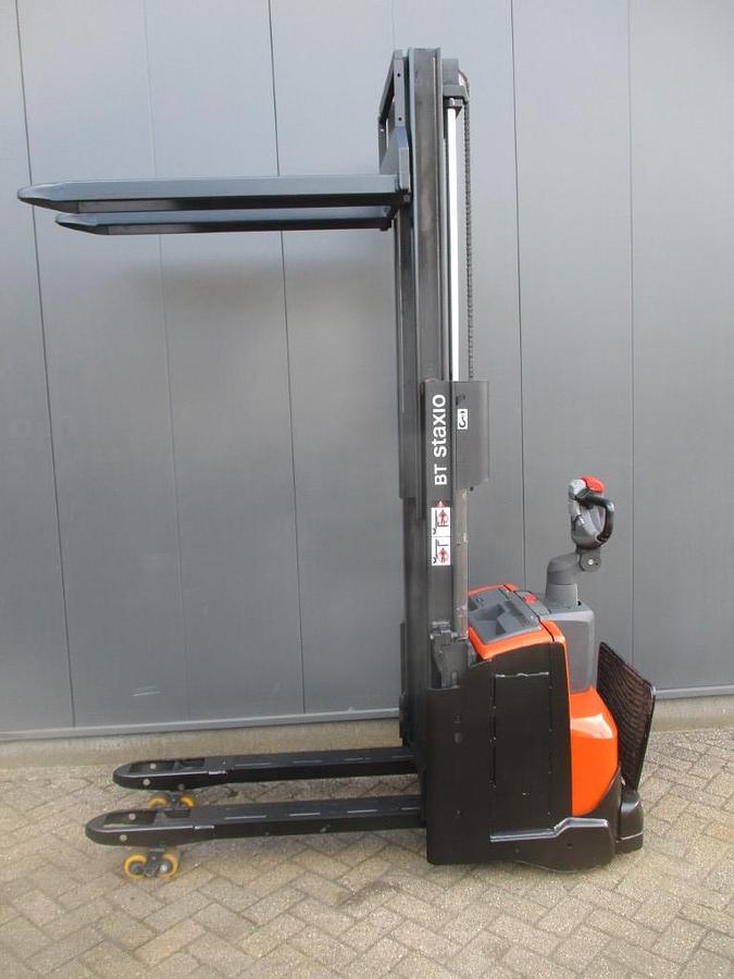 Refurbished 2018 TOYOTA SWE 200D - 1448