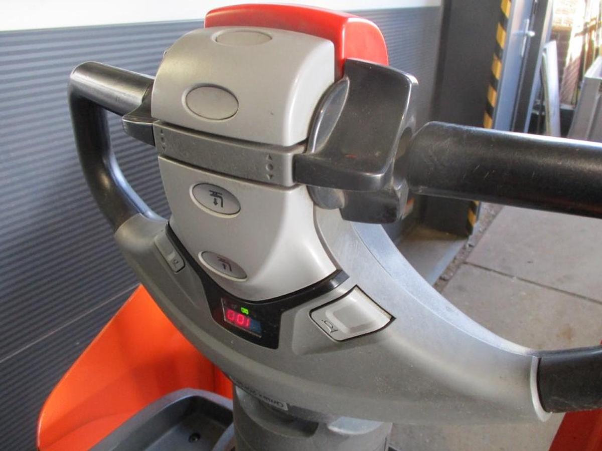 Refurbished 2020 TOYOTA LPE200 - 2425
