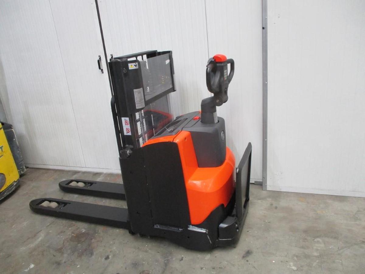 Refurbished 2015 TOYOTA BT SWE200D - 1221
