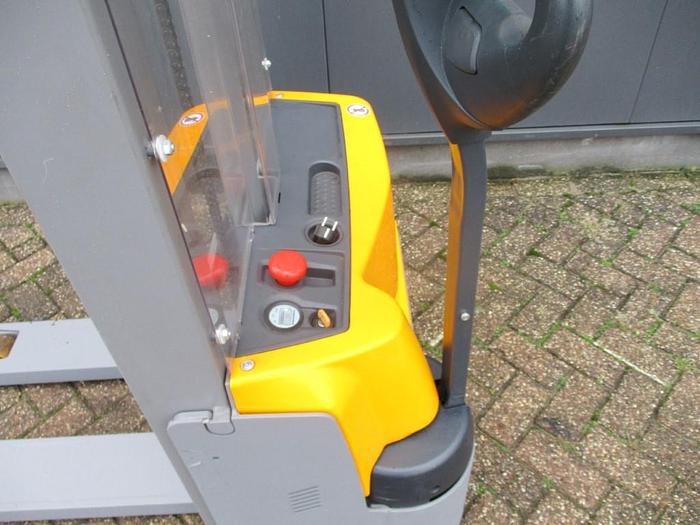 Refurbished 2020 Jungheinrich EJC M10