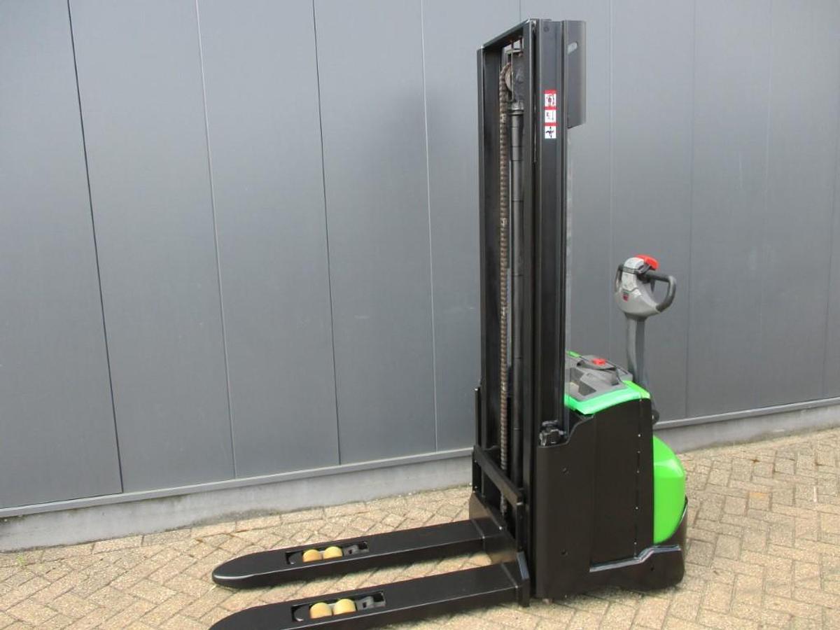 Refurbished 2011 CESAB S212L triplex - 754