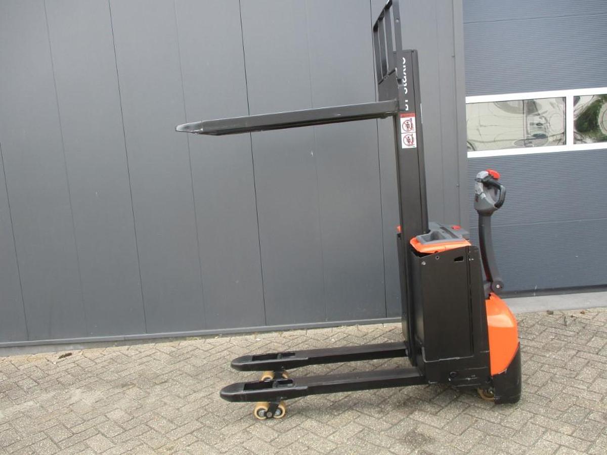 Refurbished 2015 TOYOTA BT SWE 080L - 1346
