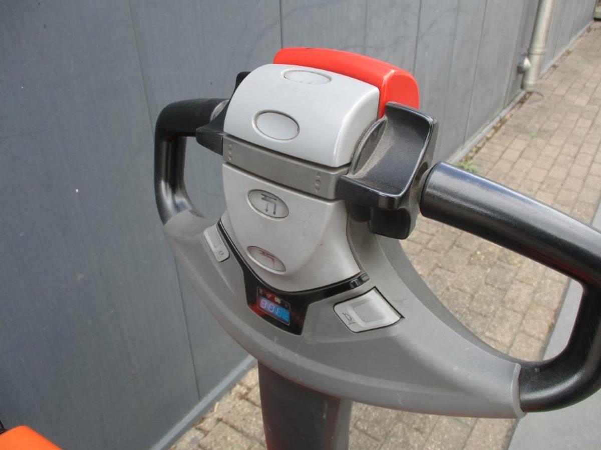 Refurbished 2015 TOYOTA BT SWE 080L - 1258